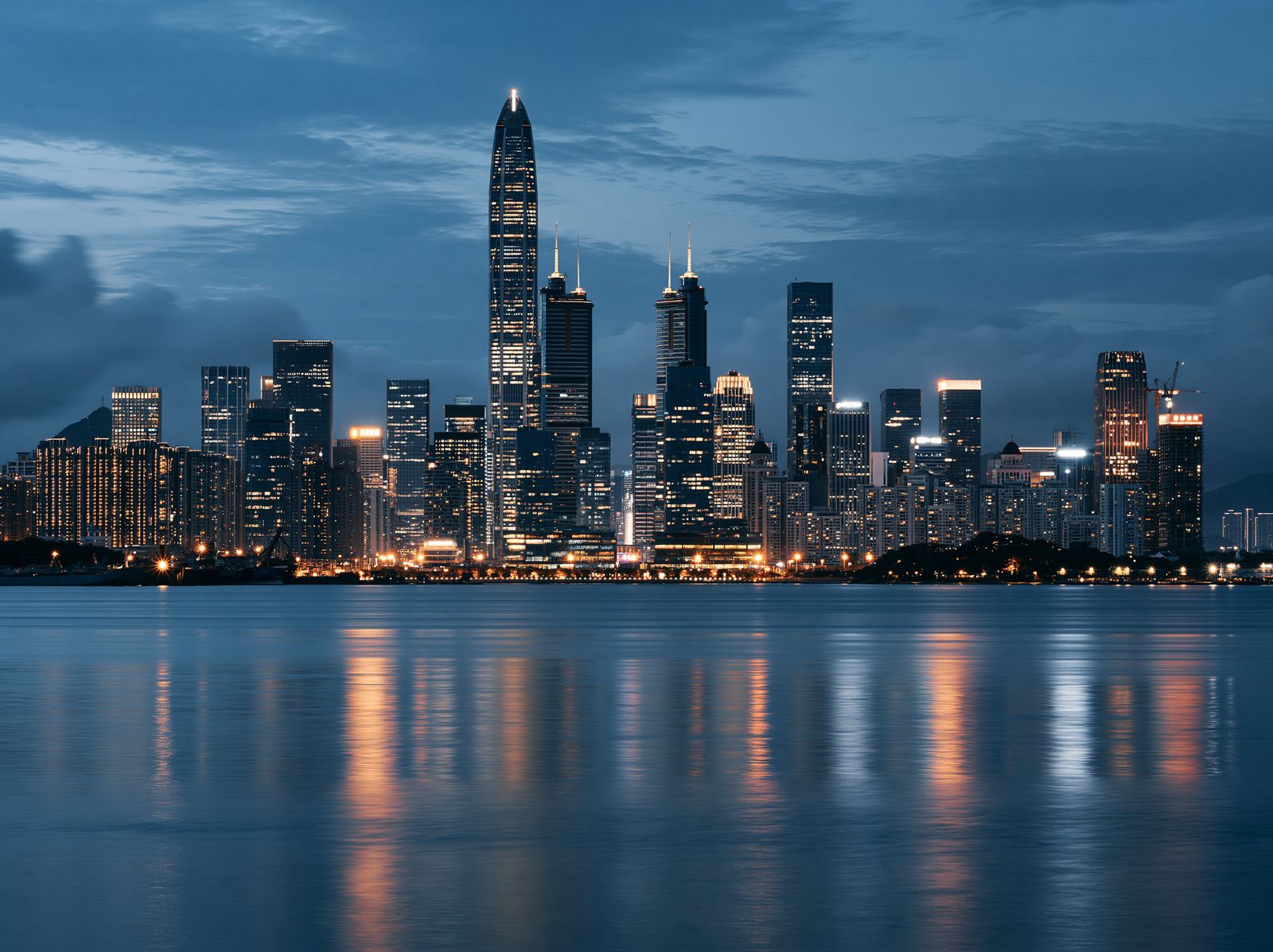 Shenzhen al anochecer